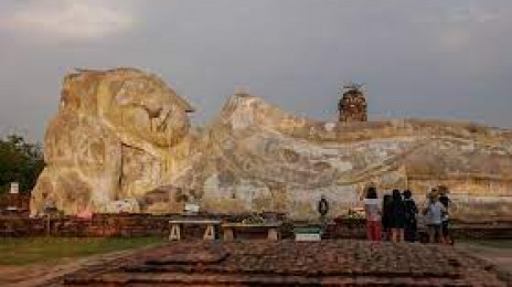 Temple of the Reclining Buddha (Wat Lokayasutharam)