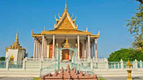 Wat Preah Keo Morakot (Silver Pagoda)